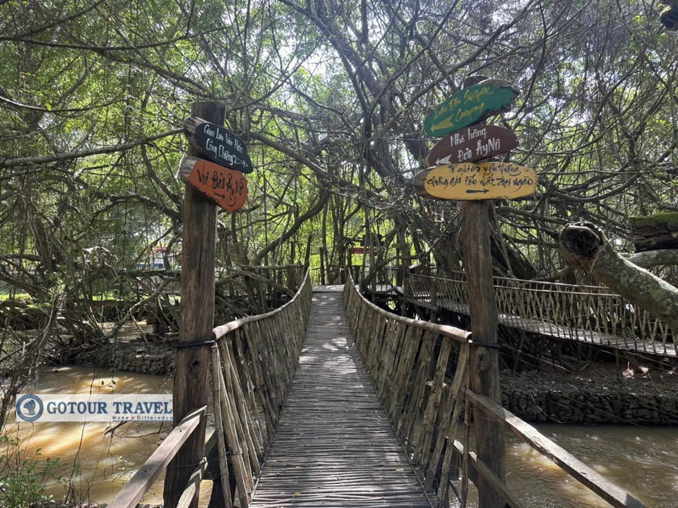 Cầu treo tại Buôn Đôn